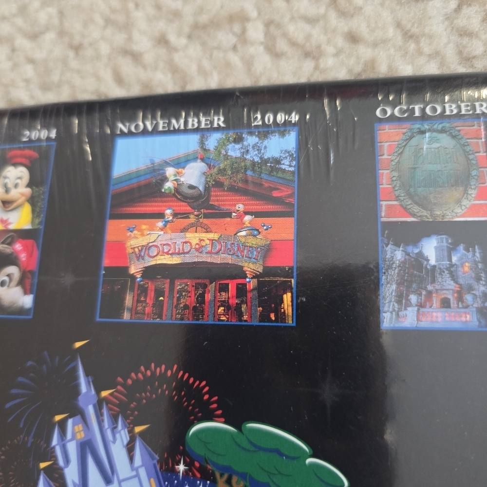 2004 Walt Disney World Epcot Center Calendar Magic Kingdom Vintage - Picture 6 of 16